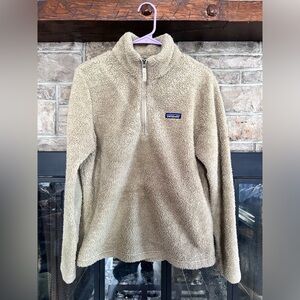 L // fluffy Patagonia quarter zip // Tan color // ✅bio for more shipping